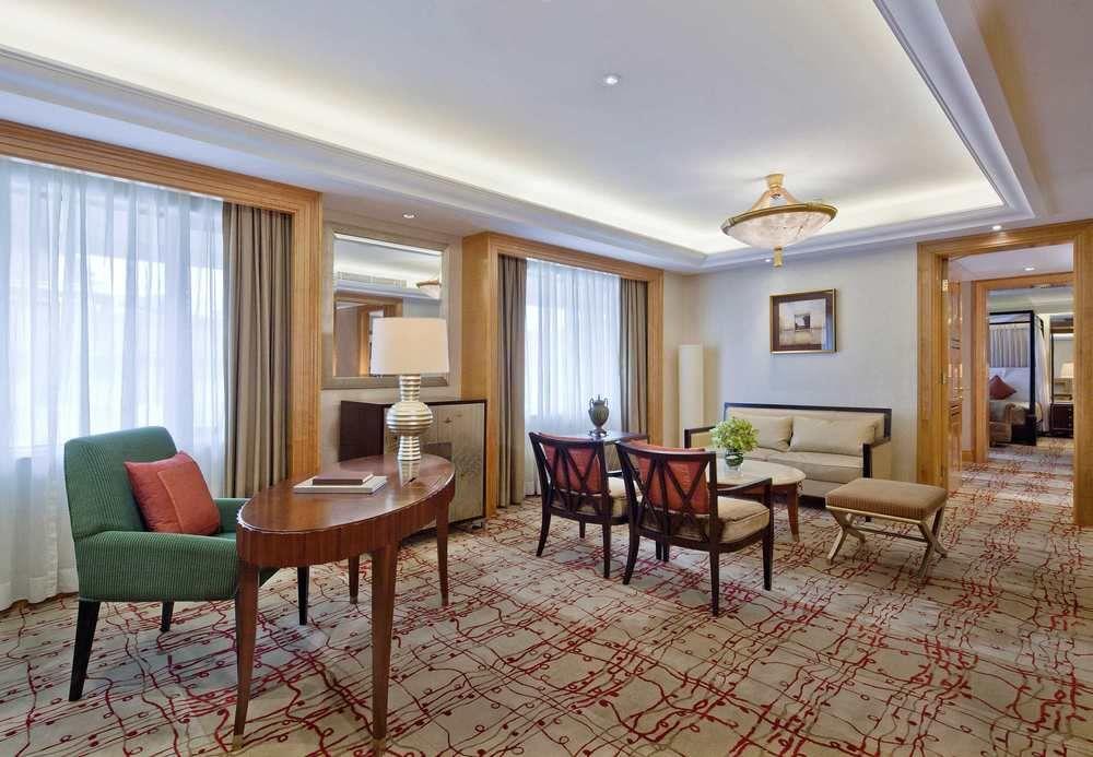 China Hotel Guangzhou - Subway Direct To Pazhou Exhibition Center, Free Shuttle During Canton Fair & Exhibitor Registration Counter Dış mekan fotoğraf A suite at the InterContinental Moscow Tretyakovskaya