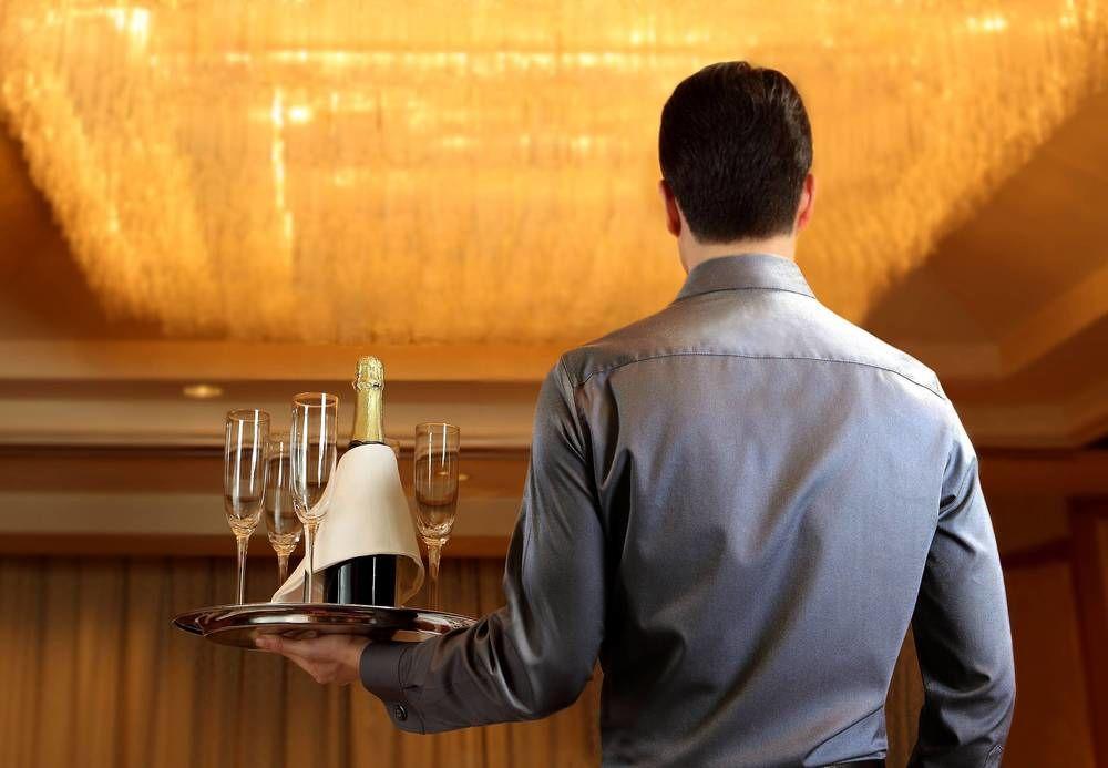 China Hotel Guangzhou - Subway Direct To Pazhou Exhibition Center, Free Shuttle During Canton Fair & Exhibitor Registration Counter Dış mekan fotoğraf A butler carrying a tray