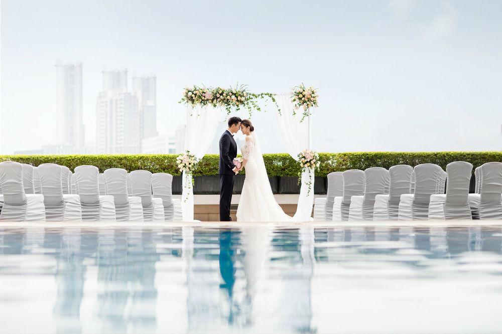 China Hotel Guangzhou - Subway Direct To Pazhou Exhibition Center, Free Shuttle During Canton Fair & Exhibitor Registration Counter Dış mekan fotoğraf Wedding at the pool