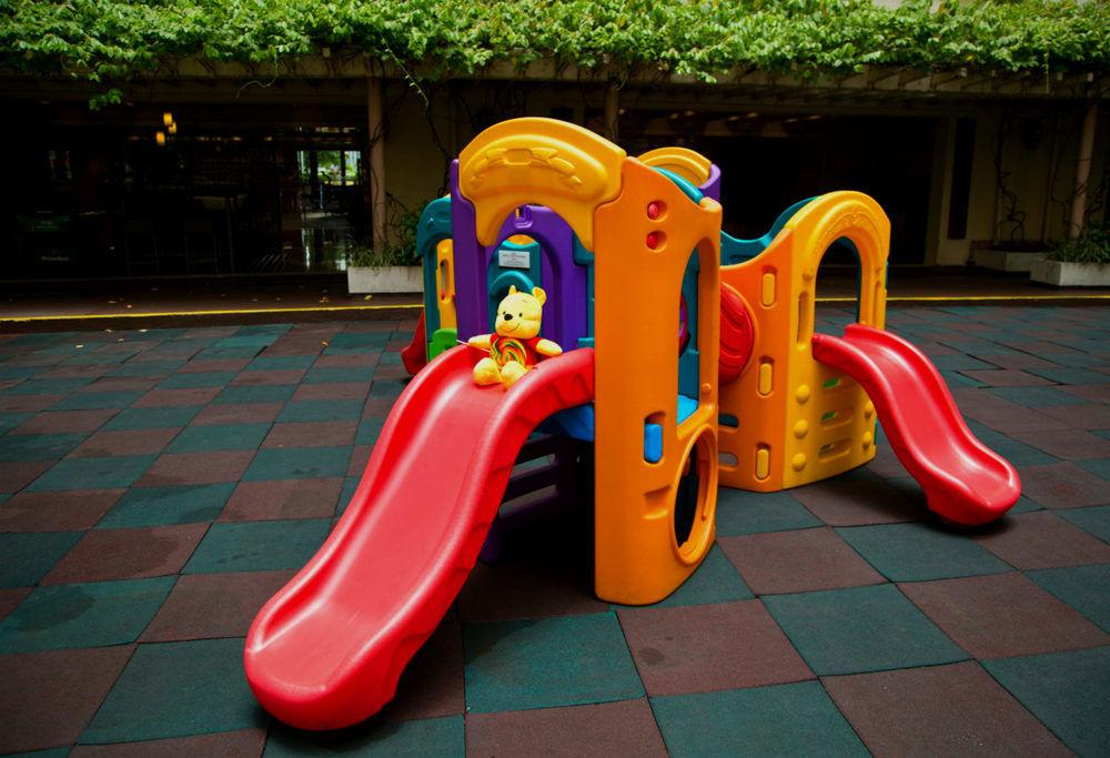 China Hotel Guangzhou - Subway Direct To Pazhou Exhibition Center, Free Shuttle During Canton Fair & Exhibitor Registration Counter Dış mekan fotoğraf A playground slide