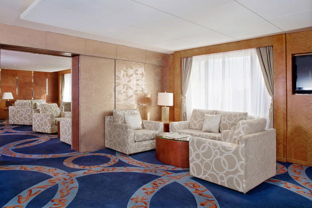 China Hotel Guangzhou - Subway Direct To Pazhou Exhibition Center, Free Shuttle During Canton Fair & Exhibitor Registration Counter Dış mekan fotoğraf A suite at the hotel