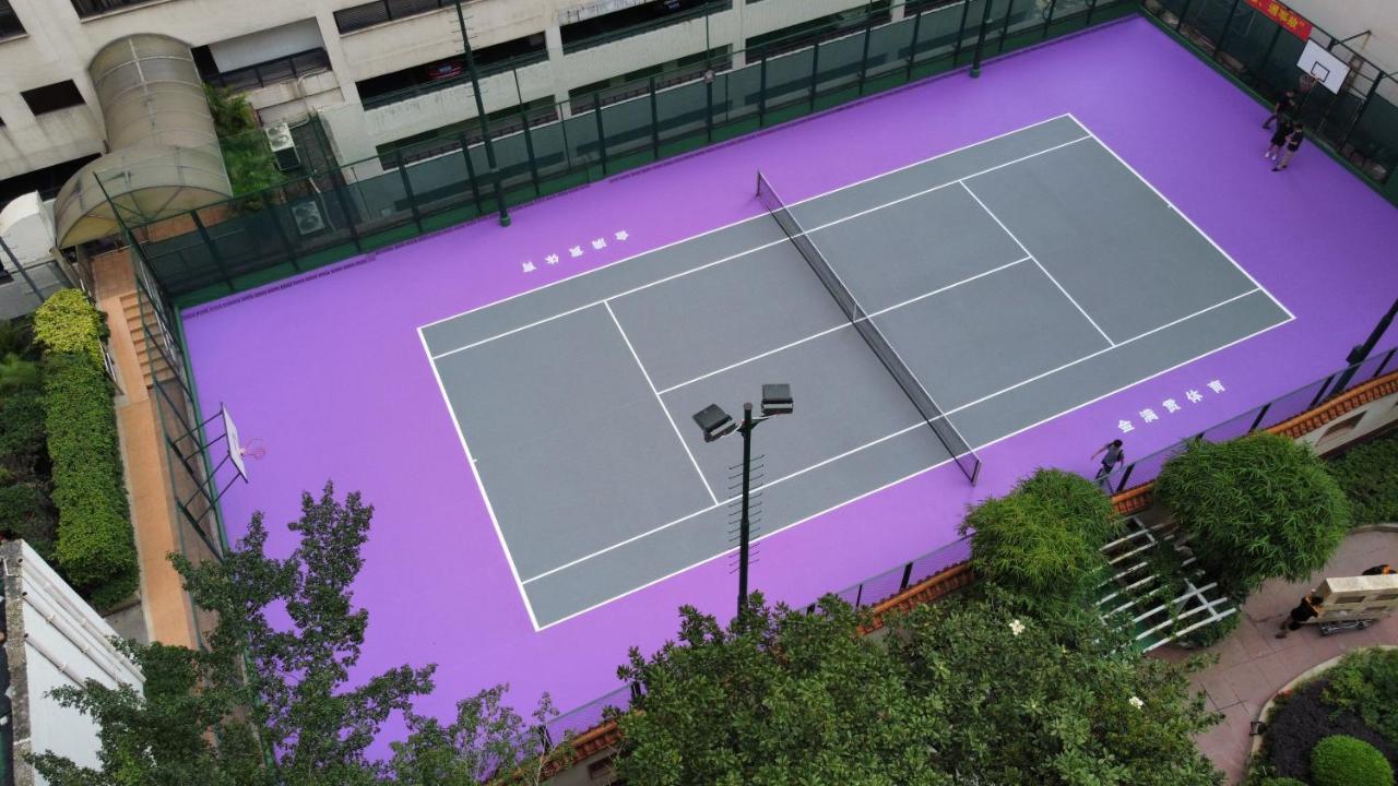 China Hotel Guangzhou - Subway Direct To Pazhou Exhibition Center, Free Shuttle During Canton Fair & Exhibitor Registration Counter Dış mekan fotoğraf Tennis court at the school