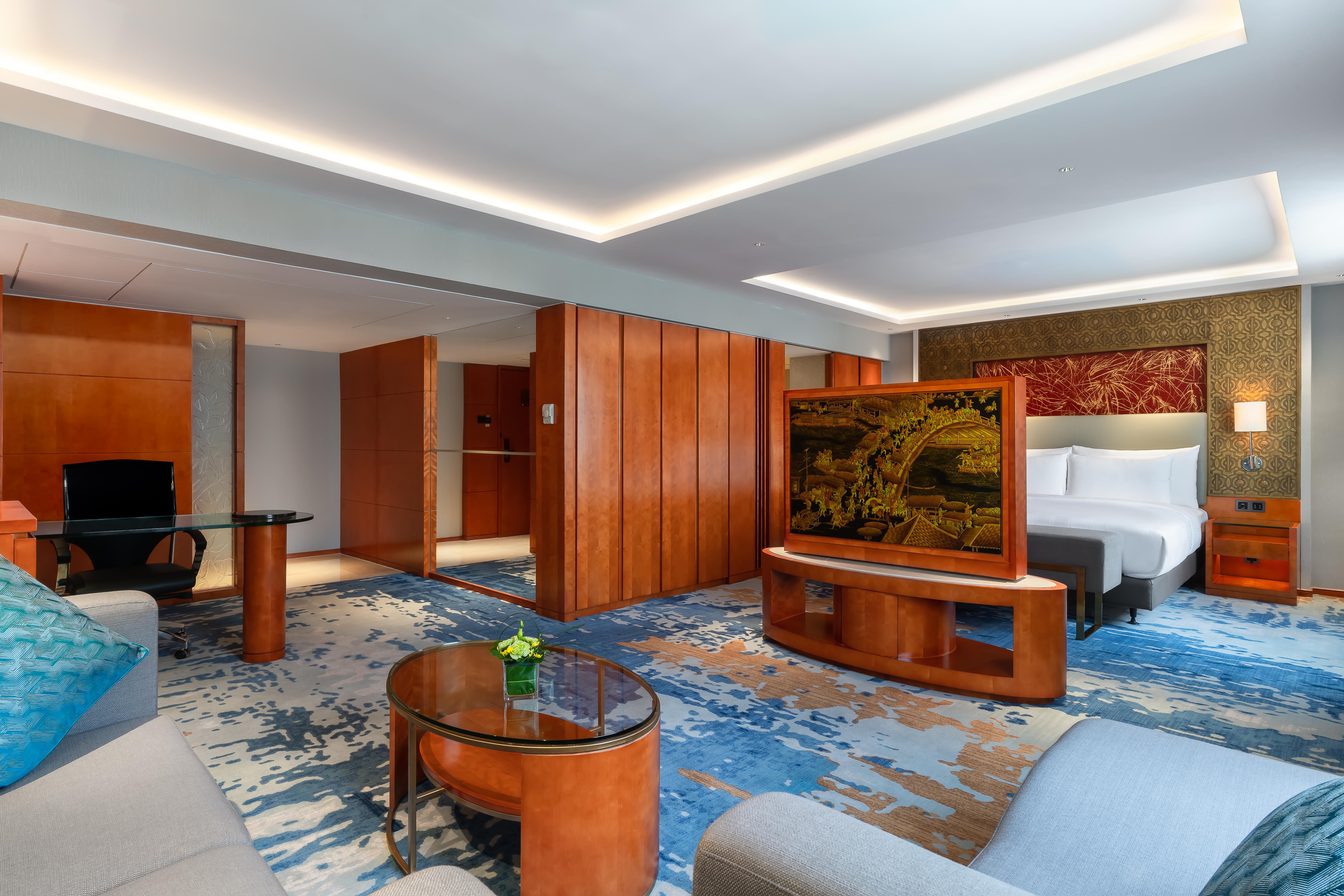 China Hotel Guangzhou - Subway Direct To Pazhou Exhibition Center, Free Shuttle During Canton Fair & Exhibitor Registration Counter Dış mekan fotoğraf A suite at the hotel