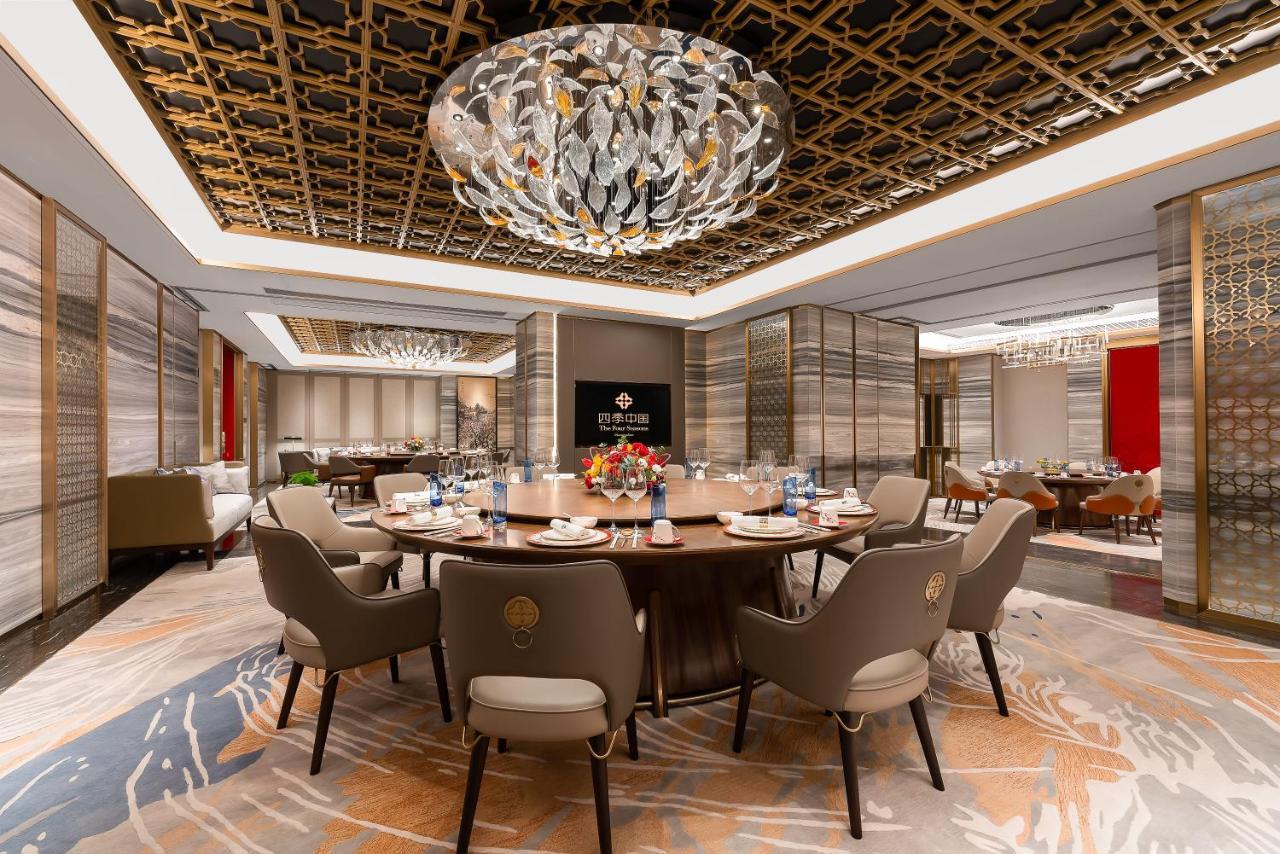 China Hotel Guangzhou - Subway Direct To Pazhou Exhibition Center, Free Shuttle During Canton Fair & Exhibitor Registration Counter Dış mekan fotoğraf The interior of the restaurant